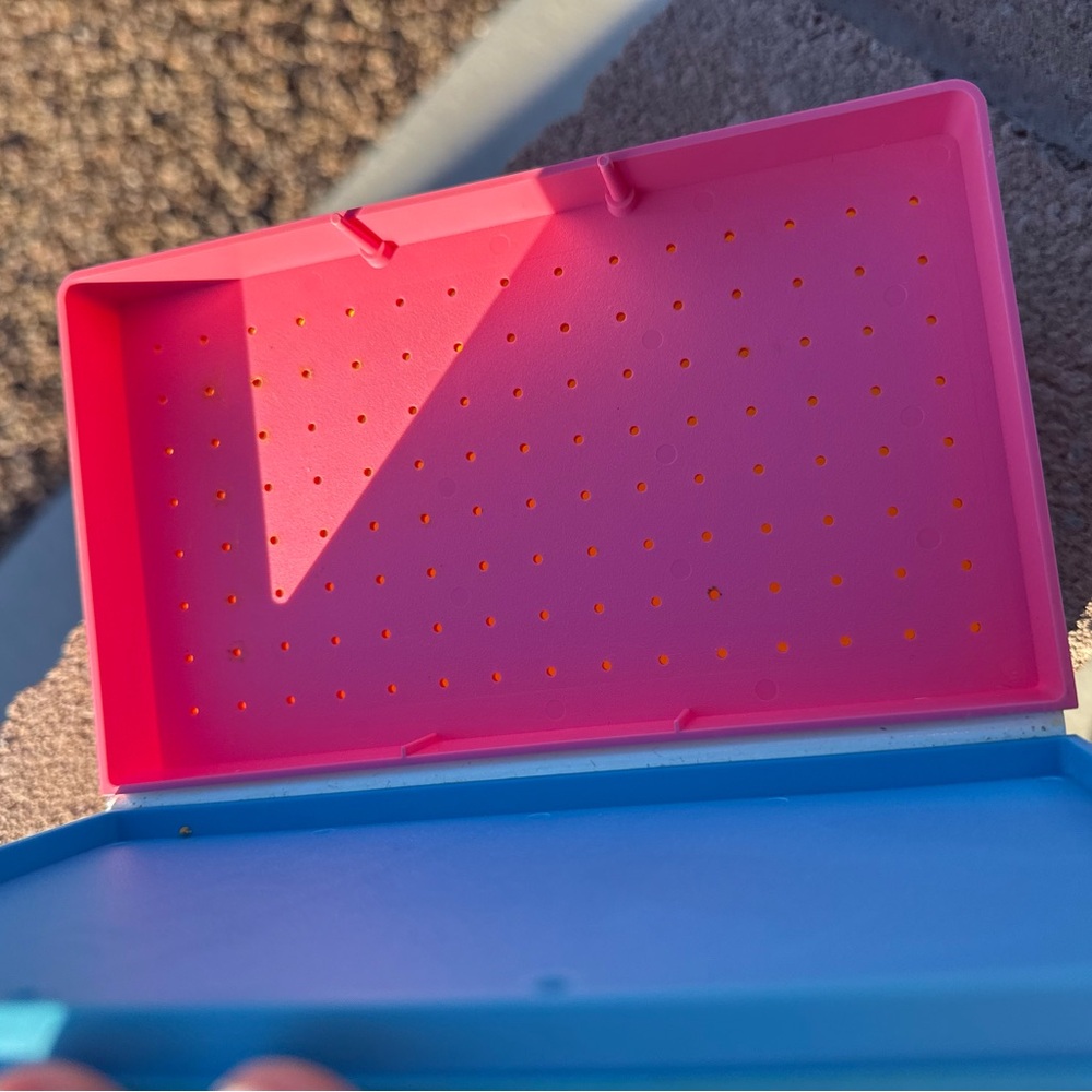 Vintage 80s/90s "The Earring Book" Plastic Organizer - Picture 6 of 9